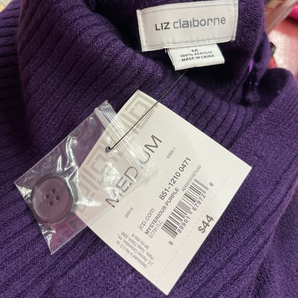 Liz Claiborne sweater size medium - Picture 5 of 7